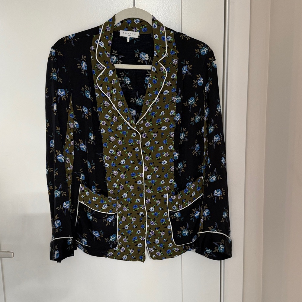 Sandro Black and Green Blazer with Classic Design